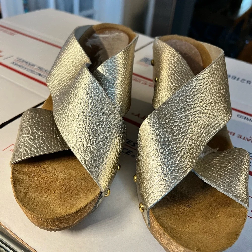 FitFlop Gold Wedge Sandals